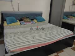 King size bed for sale 0