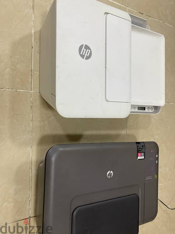 للبيع طابعتان HP 4