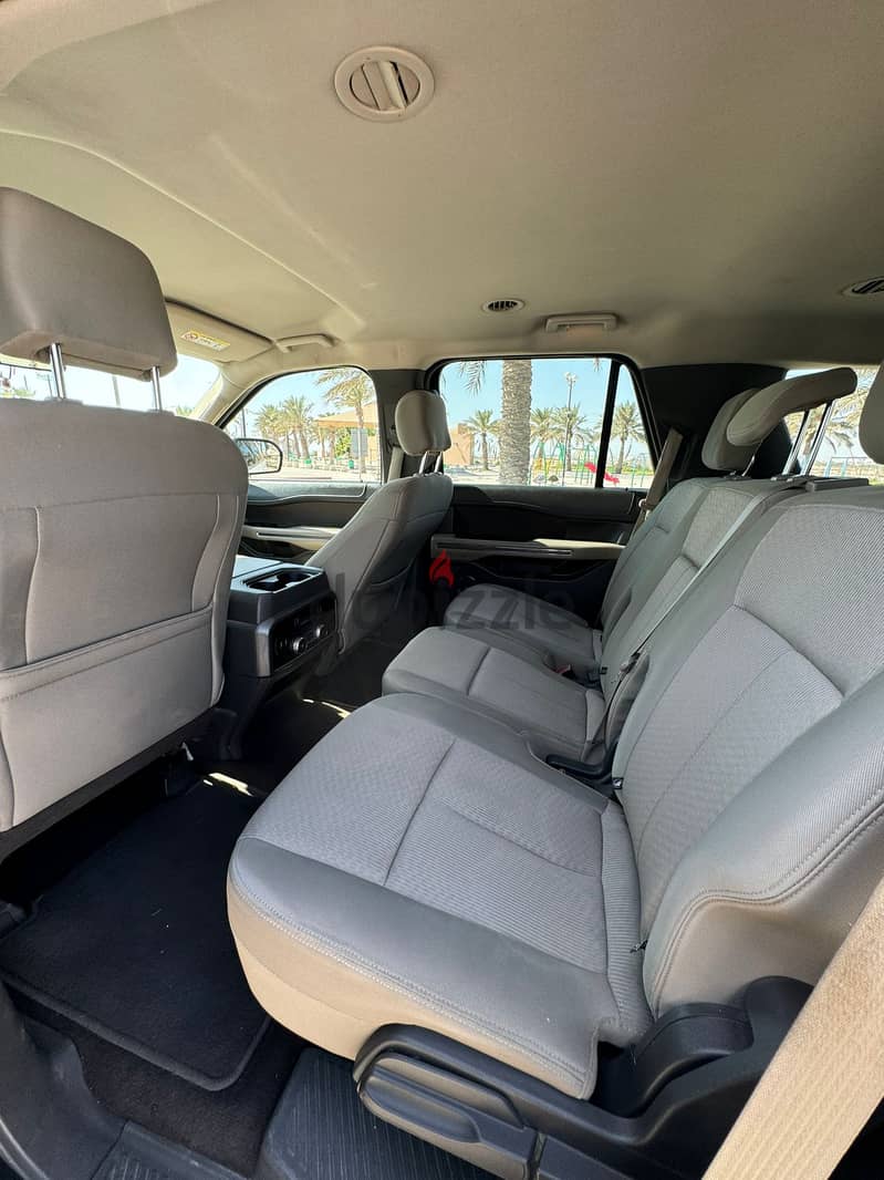 Ford Expedition XLT 2019 white 4