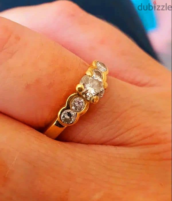 Stunning 18ct Gold Diamond Ring 1