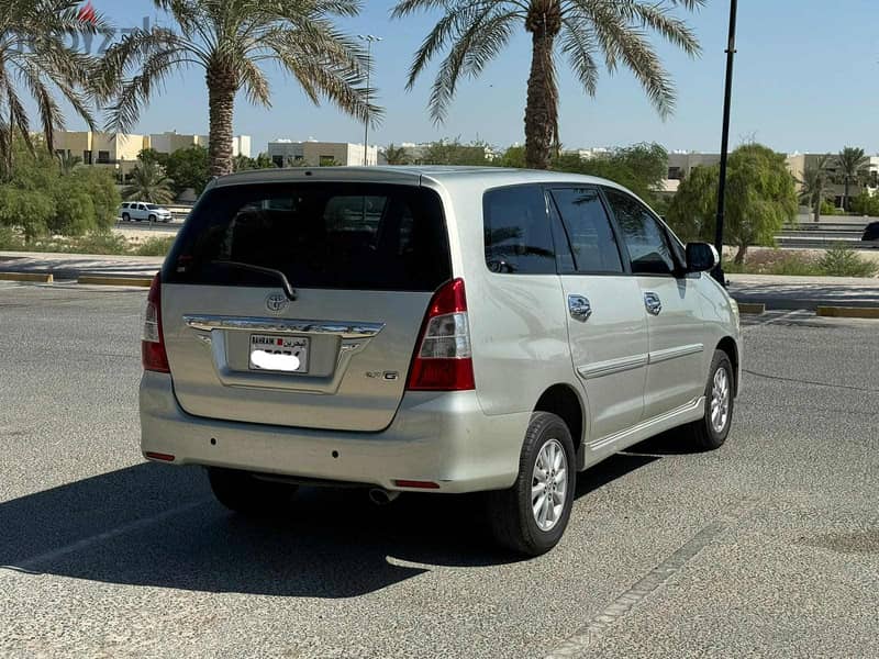 Toyota Innova 2014 silver 6