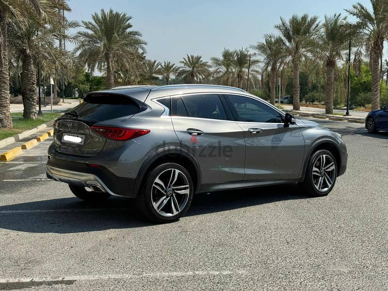 Infiniti QX30 2018 grey 5