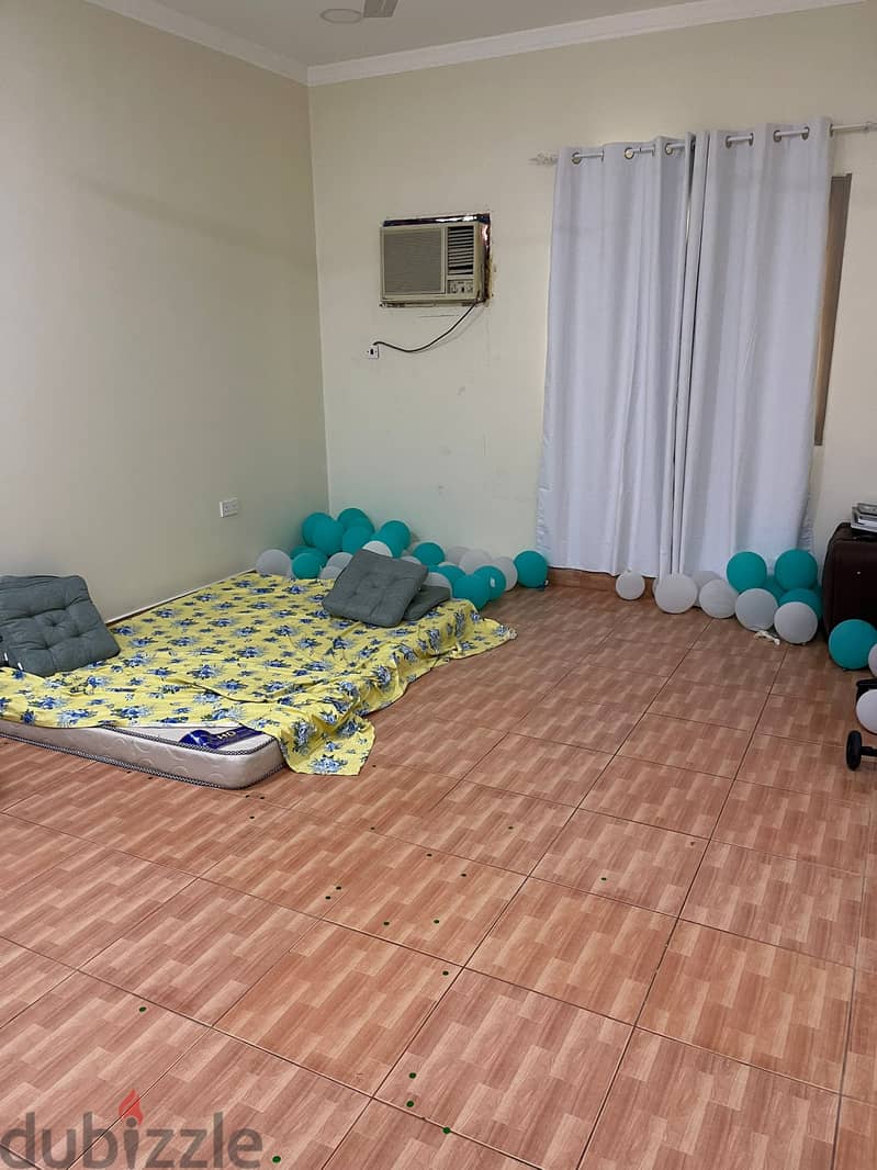 Room for Rent in 2 bedroom flat (Only Ladies) 0