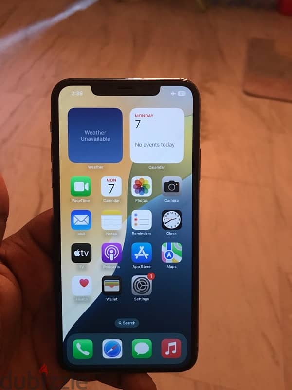 iphone 11 pro max 256gb 79% battery without any scratch 4