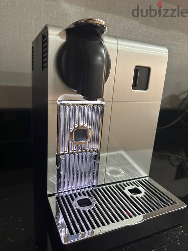 NESPRESSO Lattissima Pro F456 Brush Aluminium Coffee Machine 1