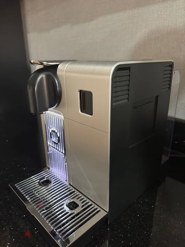 NESPRESSO Lattissima Pro F456 Brush Aluminium Coffee Machine 2