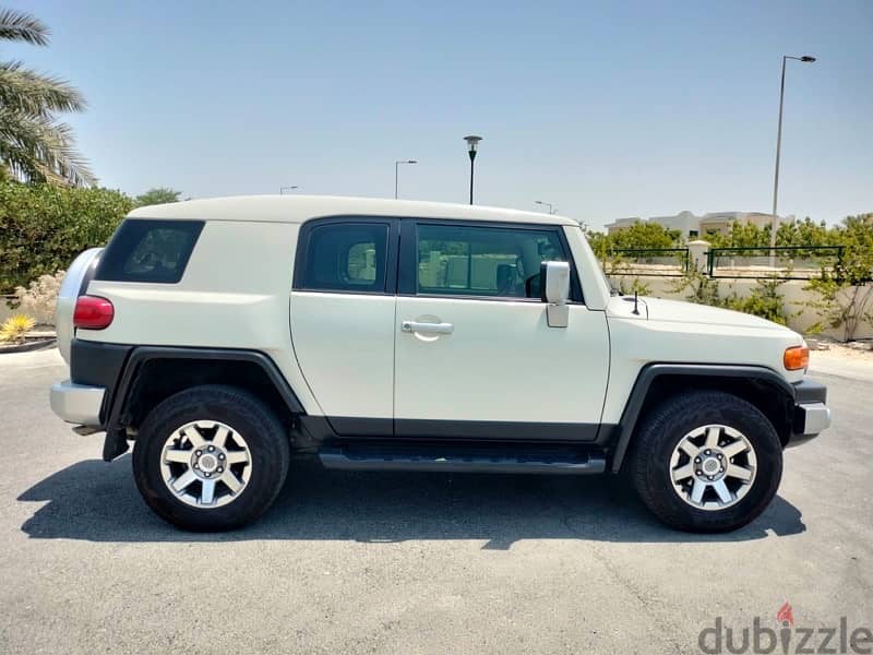 Toyota FJ Cruiser 2022 1