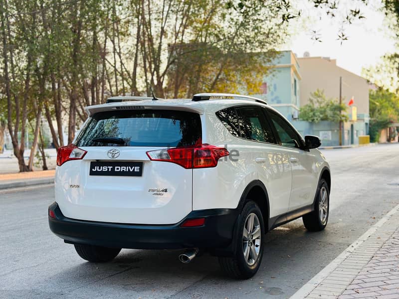 Toyota Rav 4 4WD 2015 Model 6