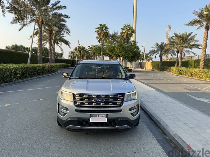 Ford Explorer 2017 XLT Silver Full Options 7 seater GCC 1