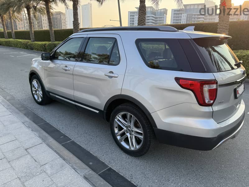 Ford Explorer 2017 XLT Silver Full Options 7 seater GCC 4