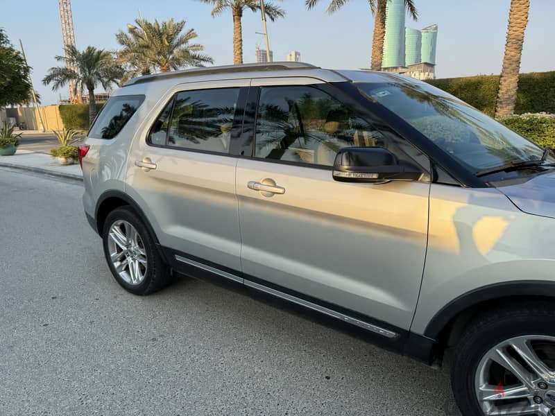 Ford Explorer 2017 XLT Silver Full Options 7 seater GCC 7