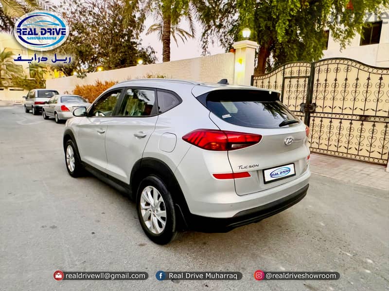 HYUNDAI TUCSON   Model : 2020 Engine: 2.0L  Odometer: 112000 km  V4 9