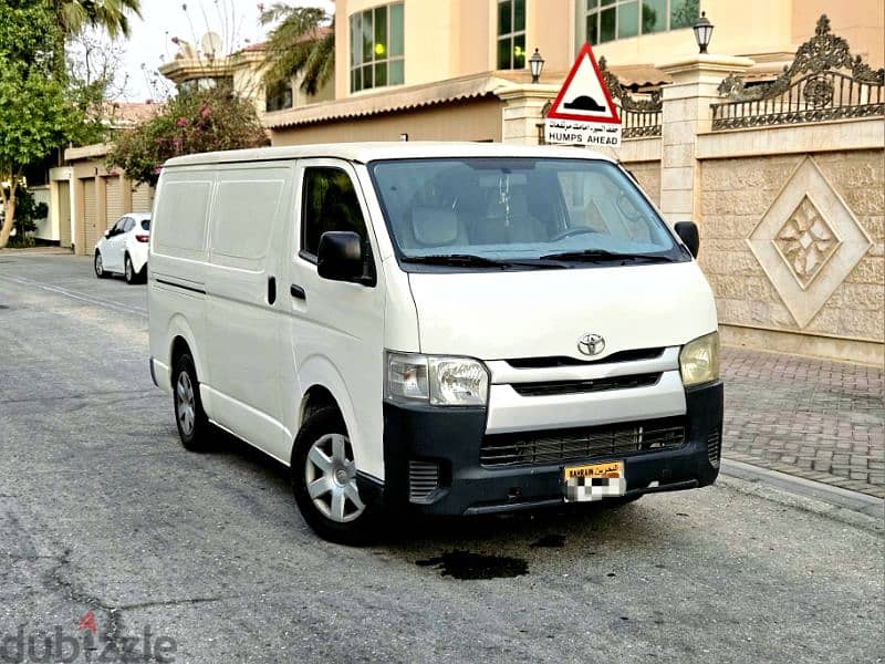 TOYOTA HIACE 2016 CARGO VAN URGENTLY FOR SALE 2