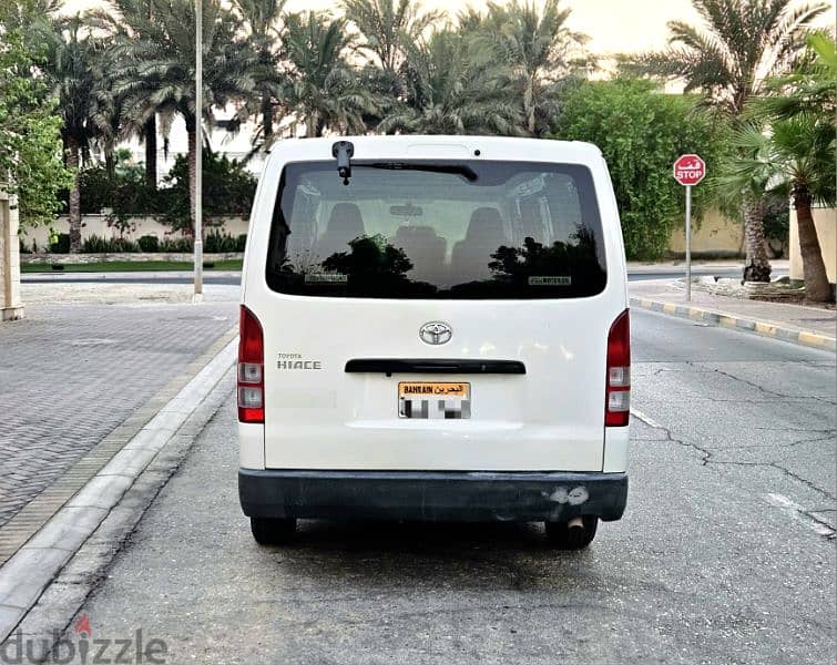 TOYOTA HIACE 2016 CARGO VAN URGENTLY FOR SALE 4