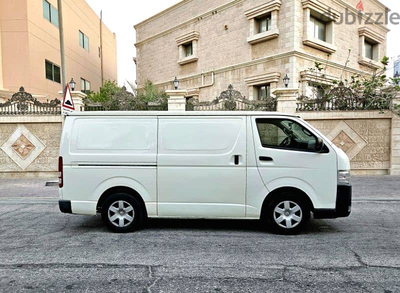 TOYOTA HIACE 2016 CARGO VAN URGENTLY FOR SALE 6