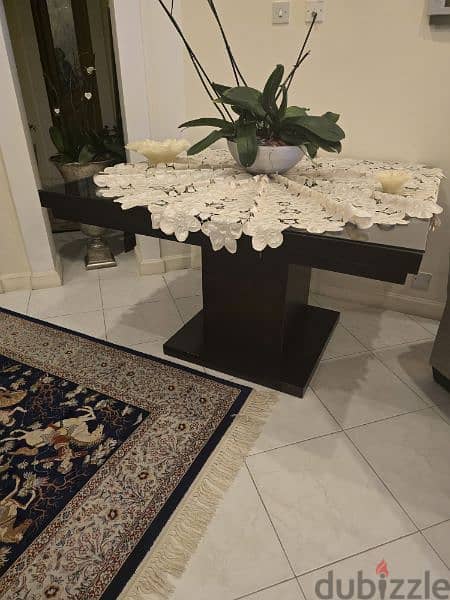 table with glass top 130cmx115cm 2