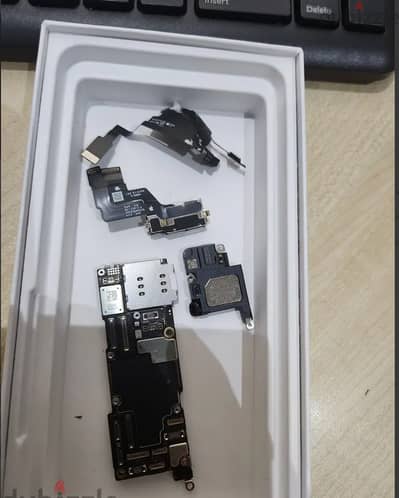 IPhone  motherboard with face ID