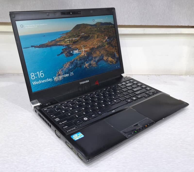 Toshiba Core i7 Laptop 8GB RAM + 256GB SSD 14" HD Display Price 45/-BD 2