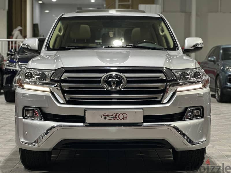 Toyota Land Cruiser 2016 1