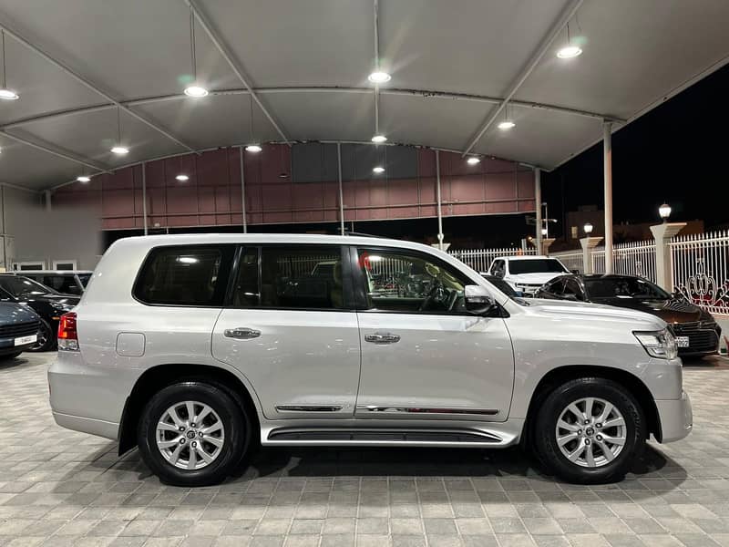 Toyota Land Cruiser 2016 12