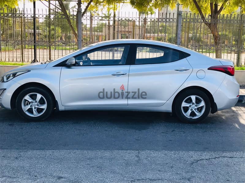 Hyundai Elantra 2016 MID 3