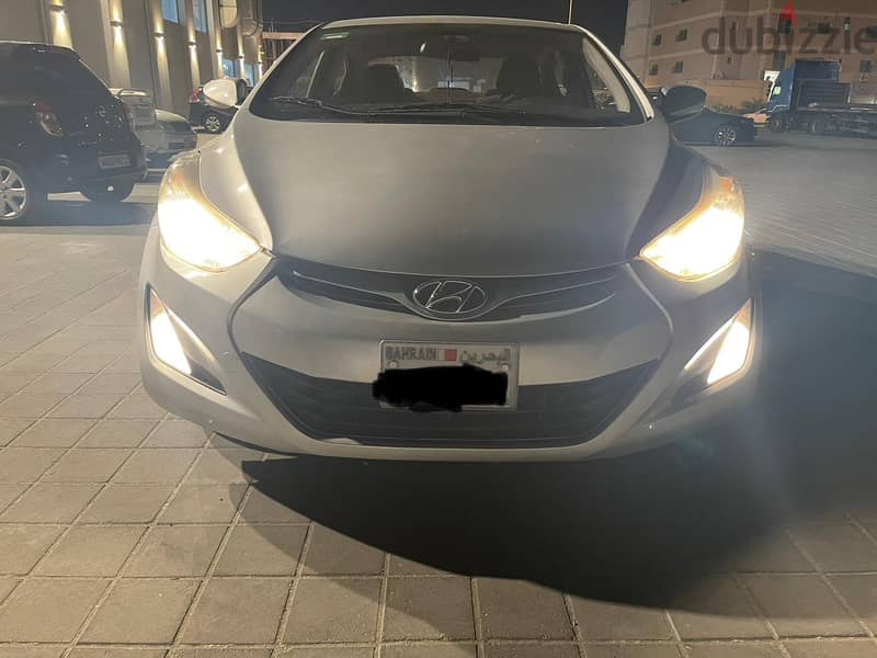 Hyundai Elantra 2016 MID 4