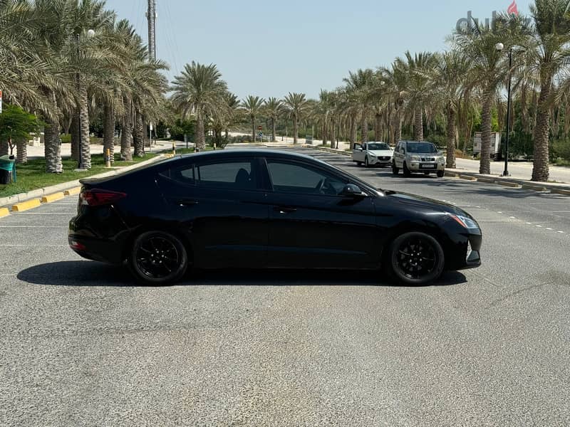 Hyundai Elantra 2020 black 2