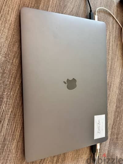 MacBook Pro i9, 64GB Ram, 2TB SSD, 8GB Graphics