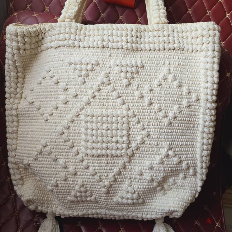 Large, Sturdy White Branded Tote Handbag-LUXURIOUS 0