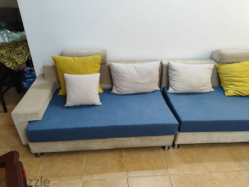 sofa L shape modern design in perfect condition 3