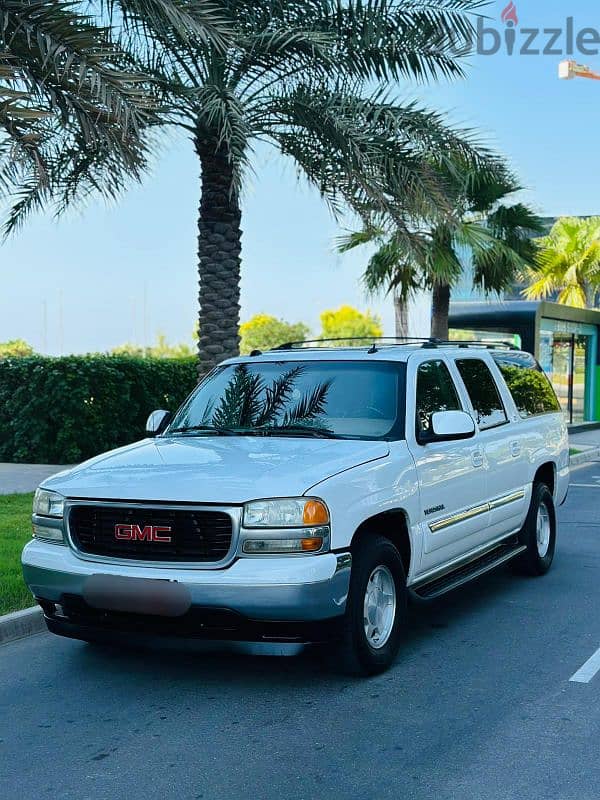 GMC Yukon XL 2005 model. full option. 9 seater Jeep. Very low mileage 1