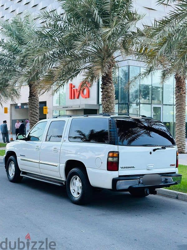 GMC Yukon XL 2005 model. full option. 9 seater Jeep. Very low mileage 6