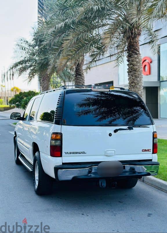 GMC Yukon XL 2005 model. full option. 9 seater Jeep. Very low mileage 9