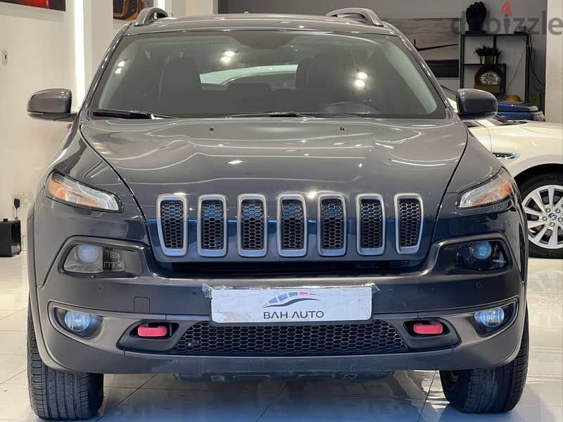 Jeep Cherokee TRAIL HAWAK 4X4 MODEL 2016 FOR SALE 10