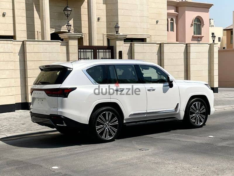 2024 model Lexus LX 600 URBAN 4