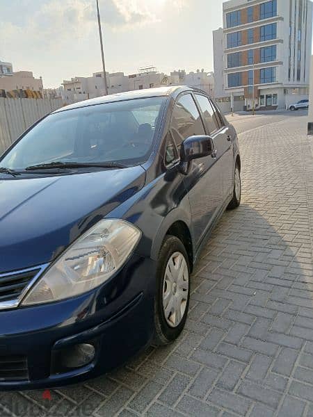 Nissan Tiida 2011 1