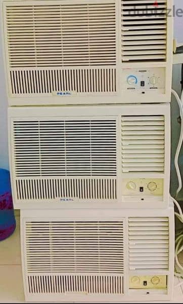 ac windo for sale good condition peral only 2months used