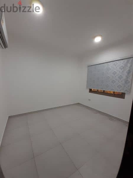 للايجار فيلا في سند شامل villa for rent with EAW in sanad 8