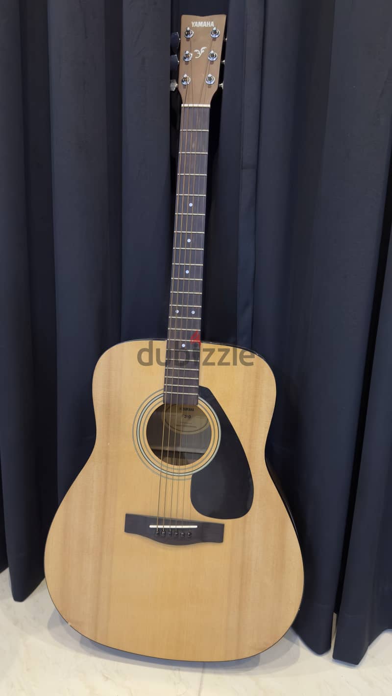 Yamaha F310 Acustic Guitar same as new 0