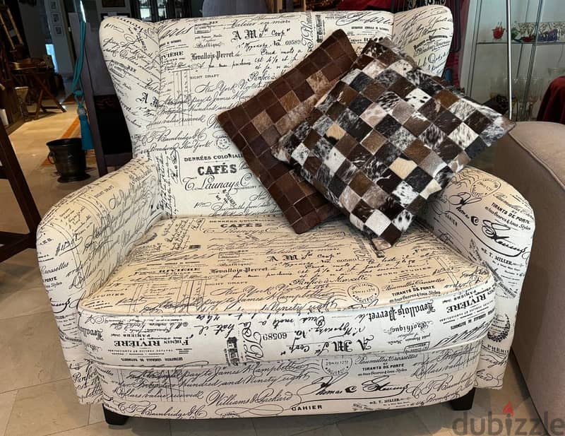 Accent Armchair, Scripted Letter Print - Home R Us, Very good Con 5