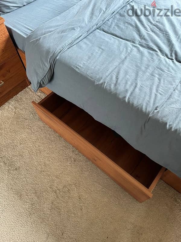 bedroom in a very good condition like new! 5