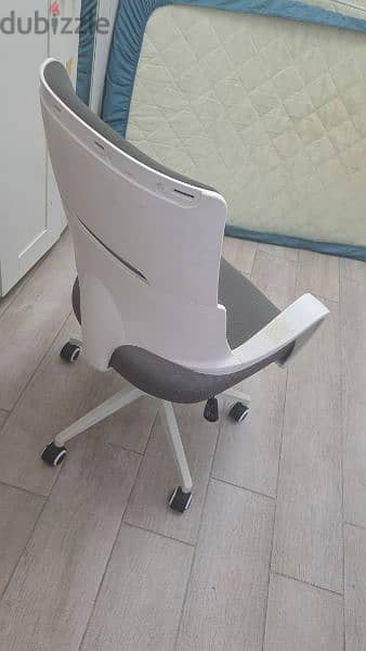 Roating Chair Grey&White 1