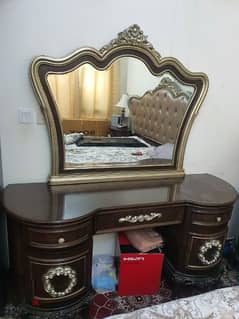 dressing table with mirror 0