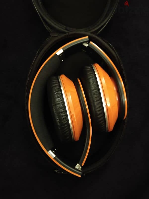 Beats Studio by Dr. Dre and Monster (Noise Canceling Headphones) 0