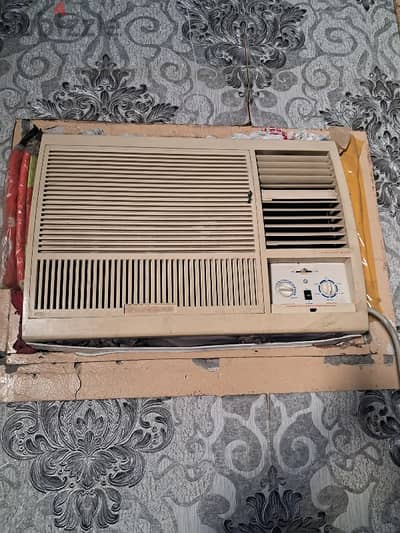 windo ac 2 tonn pisston pearl compny  for sale