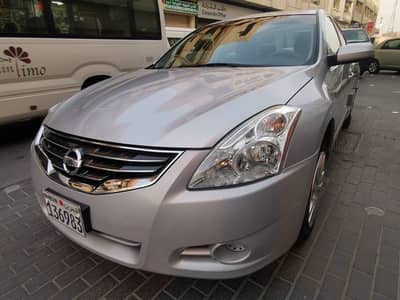 Nissan Altima 2012