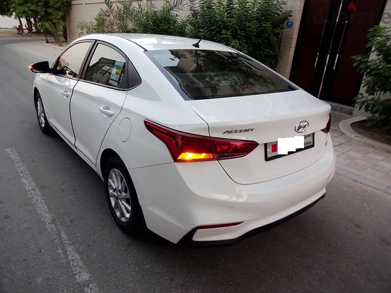 Hyundai Accent 1.6 L 2019 White Well Maintained Urgent Sale 4