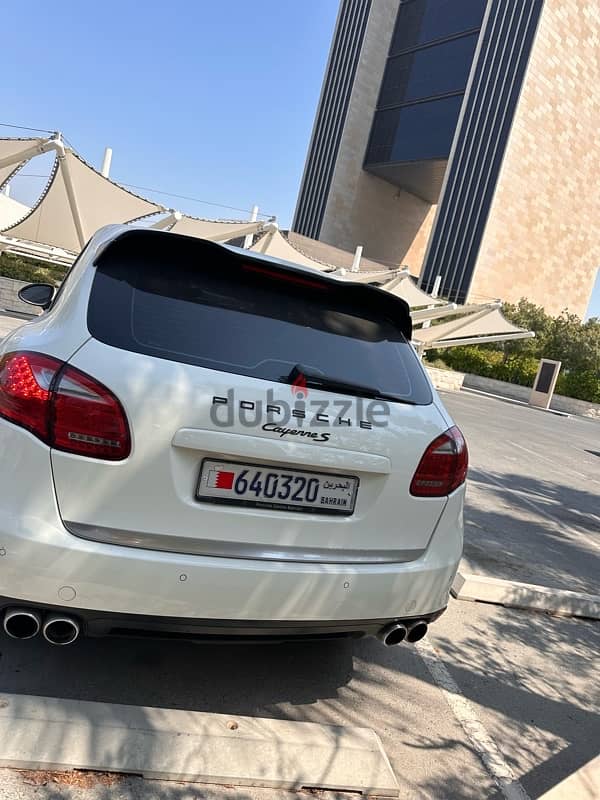 Porsche Cayenne 2011 3