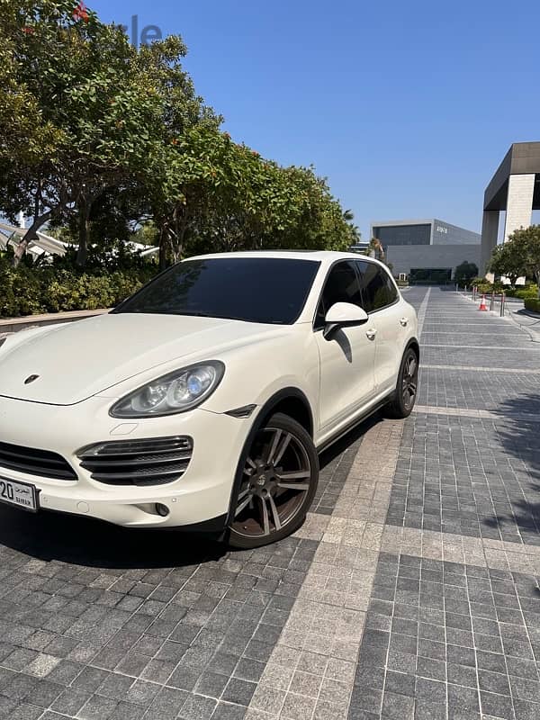 Porsche Cayenne 2011 4