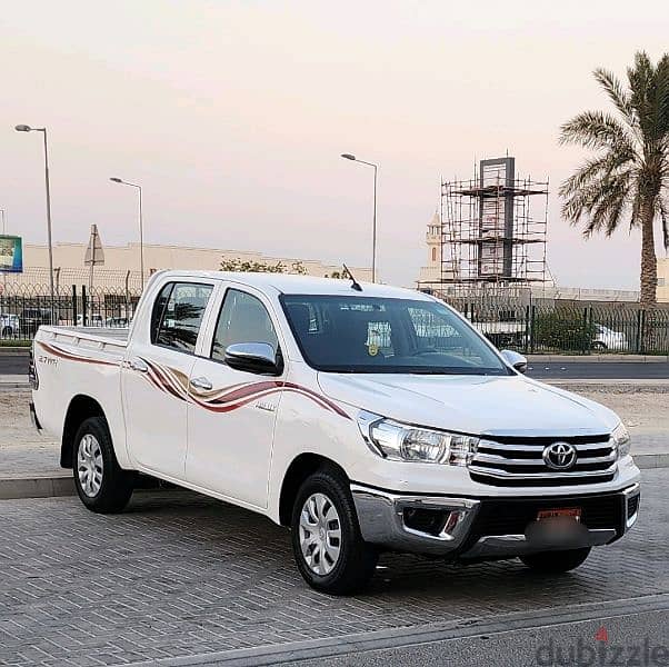 Toyota Hilux 2.7 model 2021 Automatic gear 1